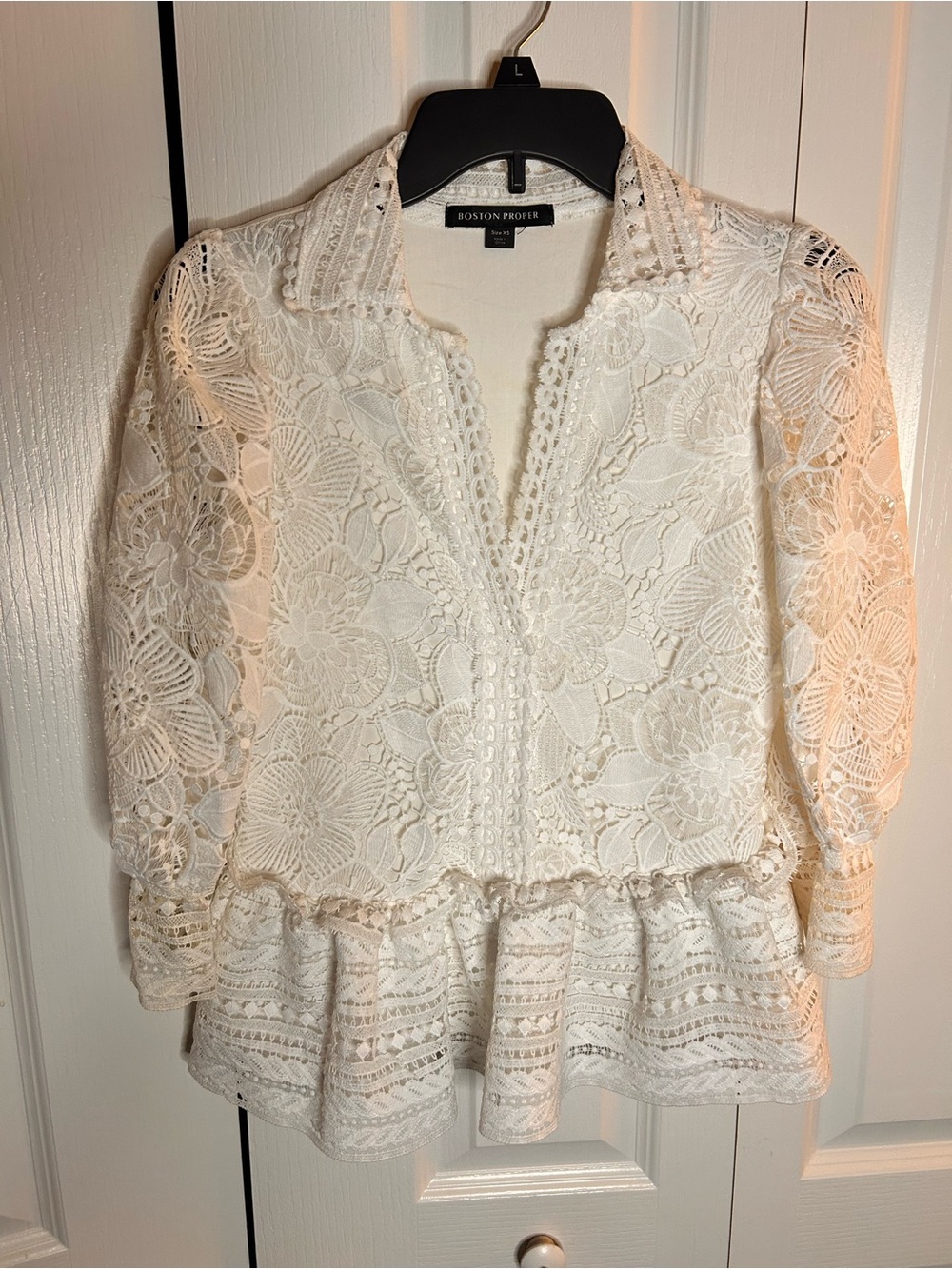 Boston Proper XS White Floral Puff Sleeve Lace Peplum Blouse Top Cottagecore